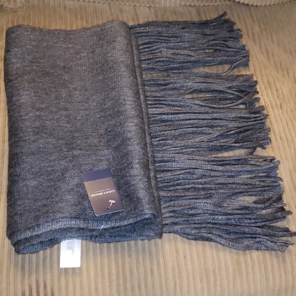 Lucky Accessories - NWT Grey wool Lucky Brand scarf (0007)